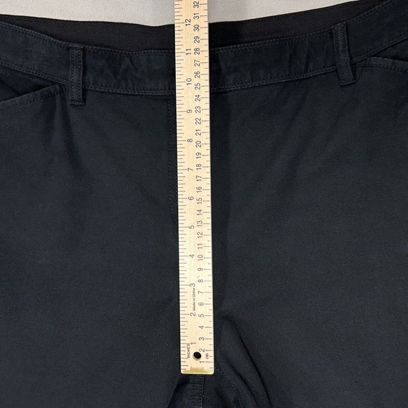 Chico’s Pants Women's 2.5 Short US 14 Black So Slimming Trousers Measure 35x28 - Picture 6 of 12